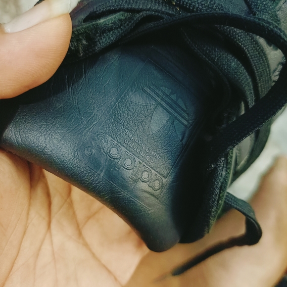 Adidas - Picture 5 of 16